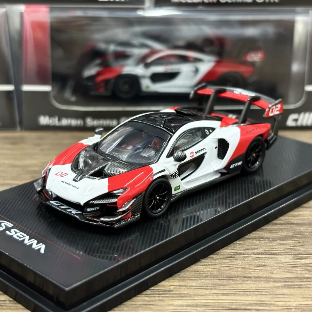 

CM MODEL 1:64 Senna Red and white alloy car model