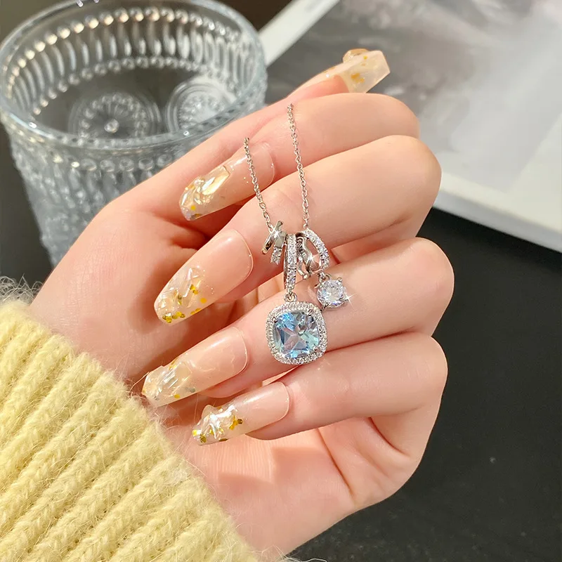 Luxury S925 Sterling Silver Natural Sky Blue Topaz Cz Pendant Dainty Luxury Halo Necklace Collarbone Chain Jewelry Gift For Her