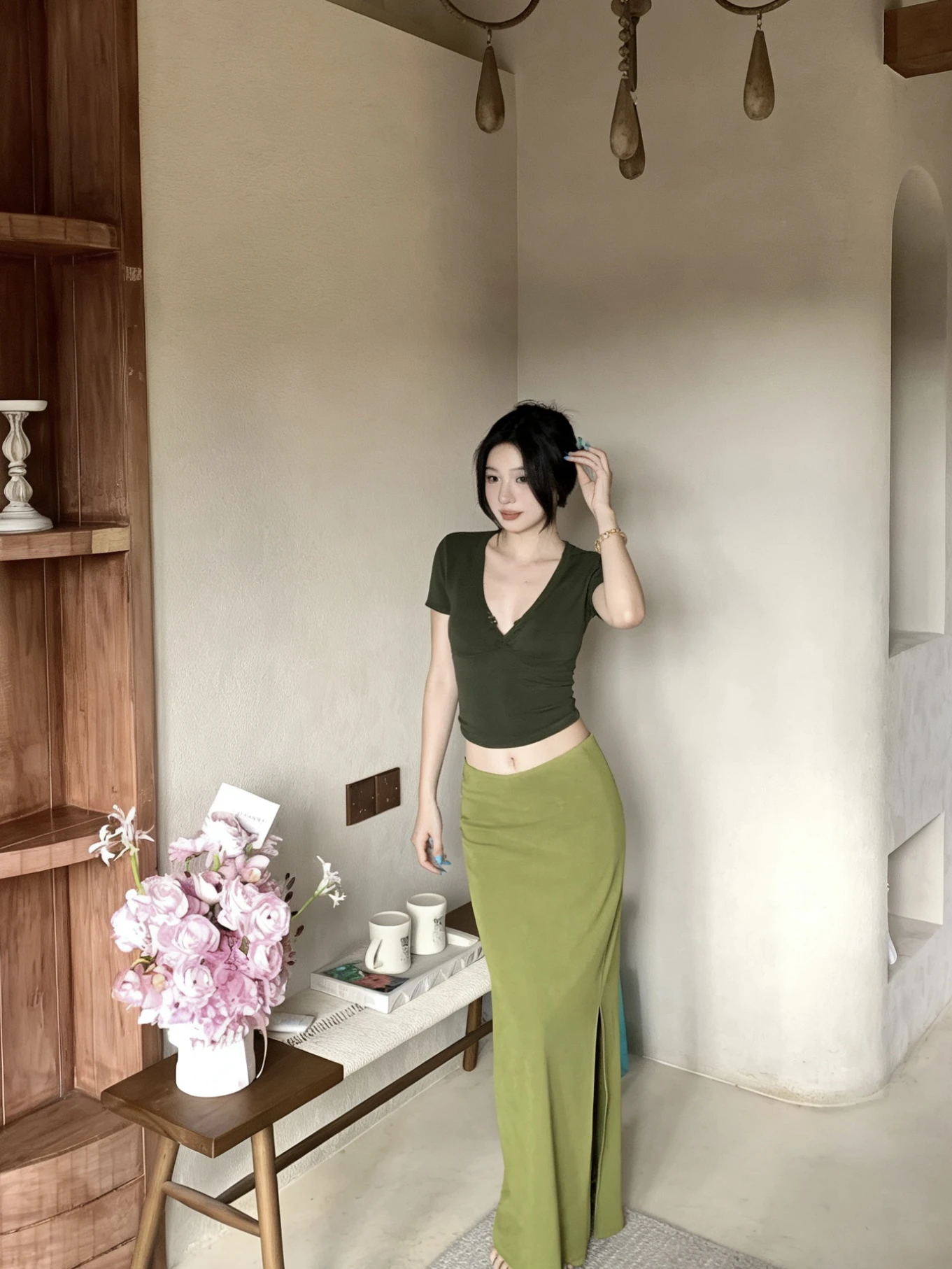 

Retro Pure Color Slim Fit V-Neck Short Sleeve T-Shirt And High Waist Skirt Two-Piece Set for Women Spring Season Fashion