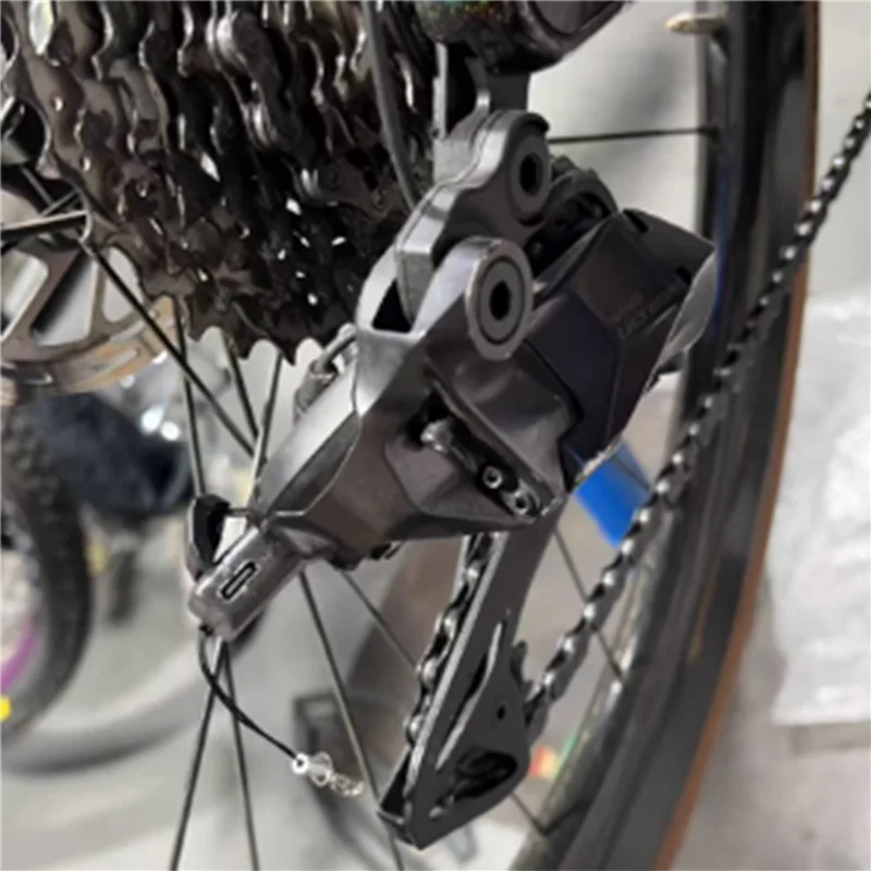 

Ingenious-Portable Di2 Charger Adapter For 9250 8170 For 12Speed Di2 Electric Bicycle Bike
