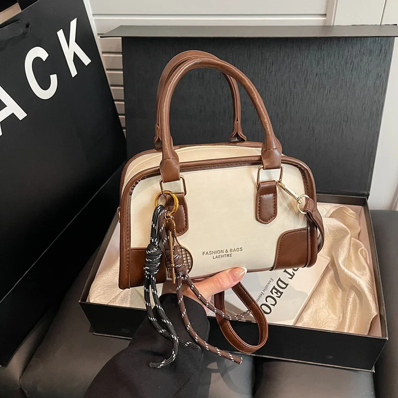 

TRAVEASY Brand 2025 New Vintage Women's Shoulder Crossbody Bag Retro Small Handbag Pillow Bag Fashionable Versatile Commute Bag