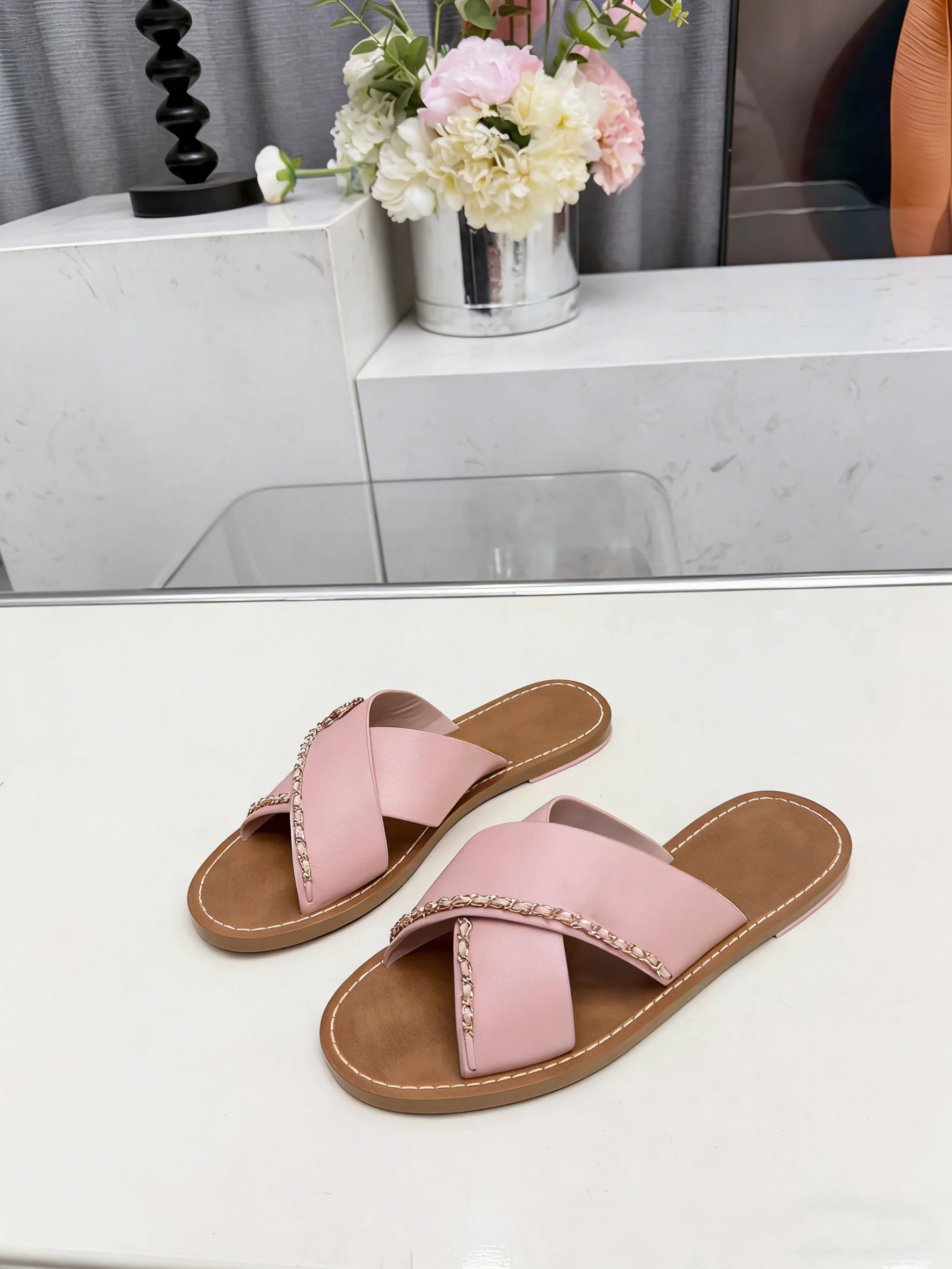 

High-End Fashionable Sheepskin Comfortable Unisex Casual Shoes Stylish Leather Footwear for Men And Women