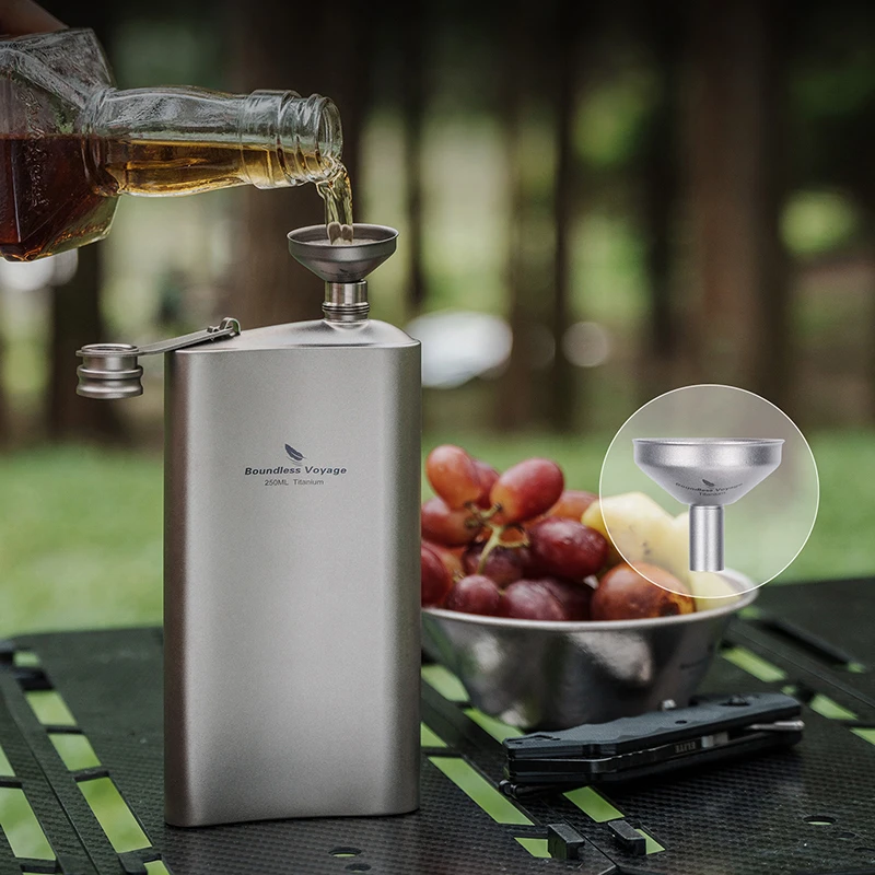 Botella de Titanio Boundless Voyage de 250 ml, Ultraligera y Resistente, para Camping, Mantiene el Sabor de Whisky, Vodka y Vino
