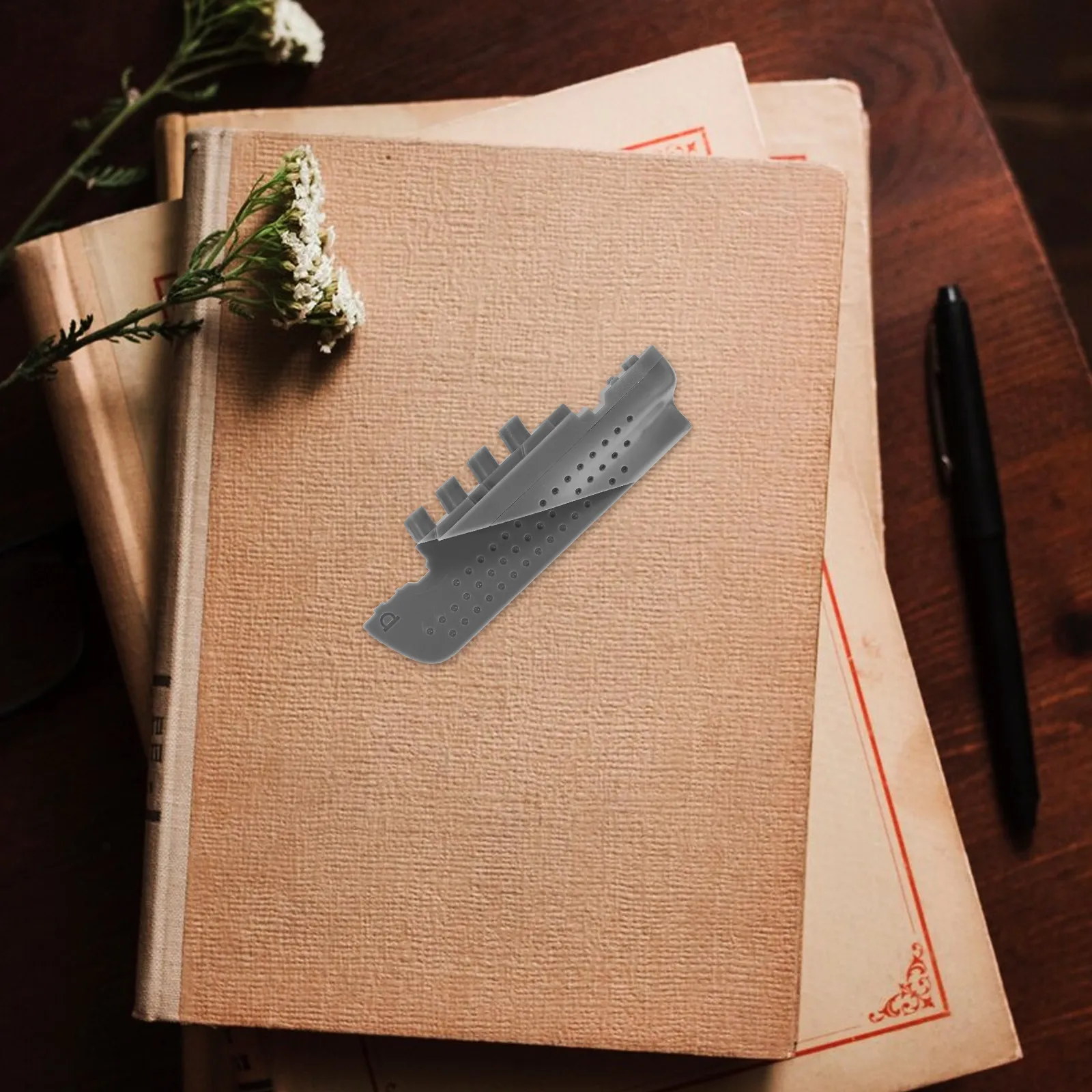 Ship Modeling Bookmark Premium ABS Construction Elegant Classic Color Reading Bookmark Ornament for Desk Shelf Library Holiday