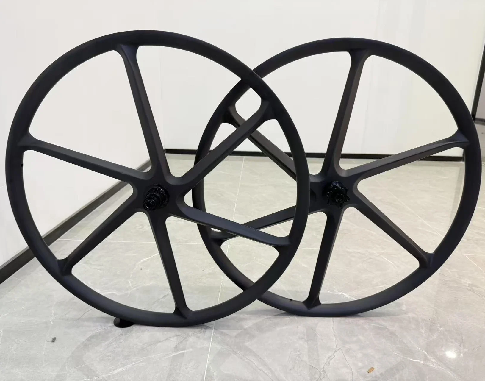 

36mm Width Carbon Fiber 6 Spokes MTB Wheelset 27.5er 29er XC AM Mountain Bike Disc Brake Wheels Tubeless 3K UD