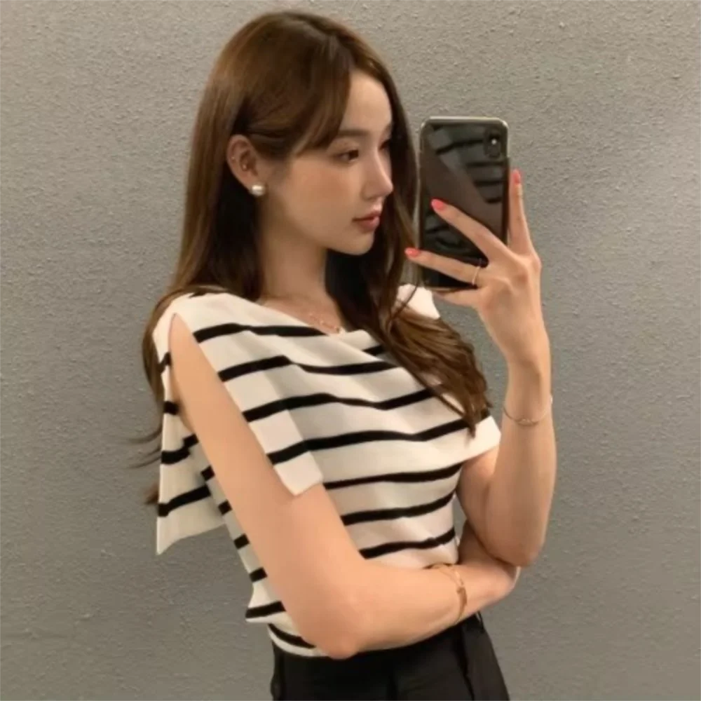 Elegant Autumn Winter Striped Knitwear Side Slit Casual Slim Shirt Street Style Shirt Collar Thin Pullover for Women