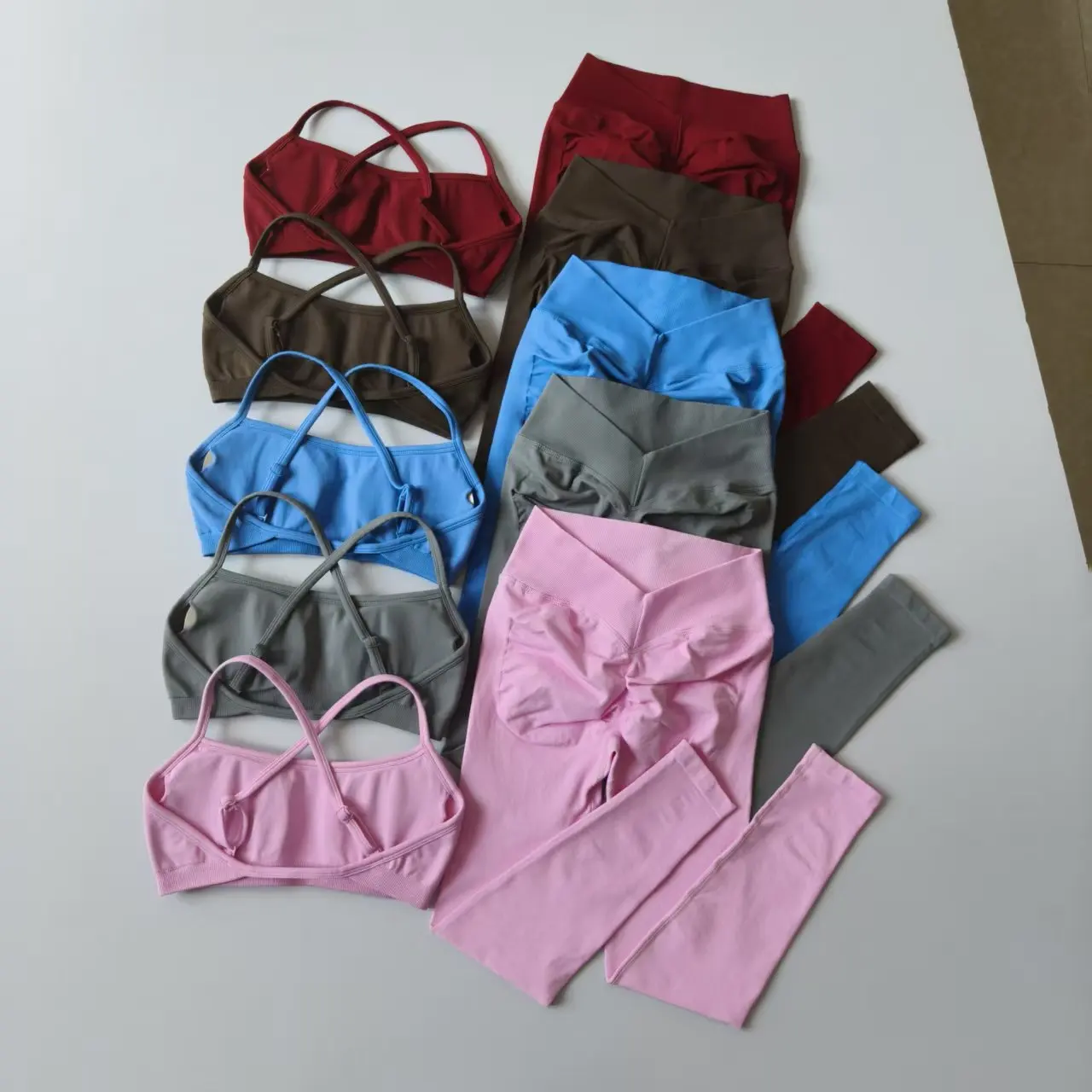 

Peach Butt Seamless Fitness Two-Piece Set: Tight Yoga Sports Bra Quick-Dry Pants Set for Pilates Women