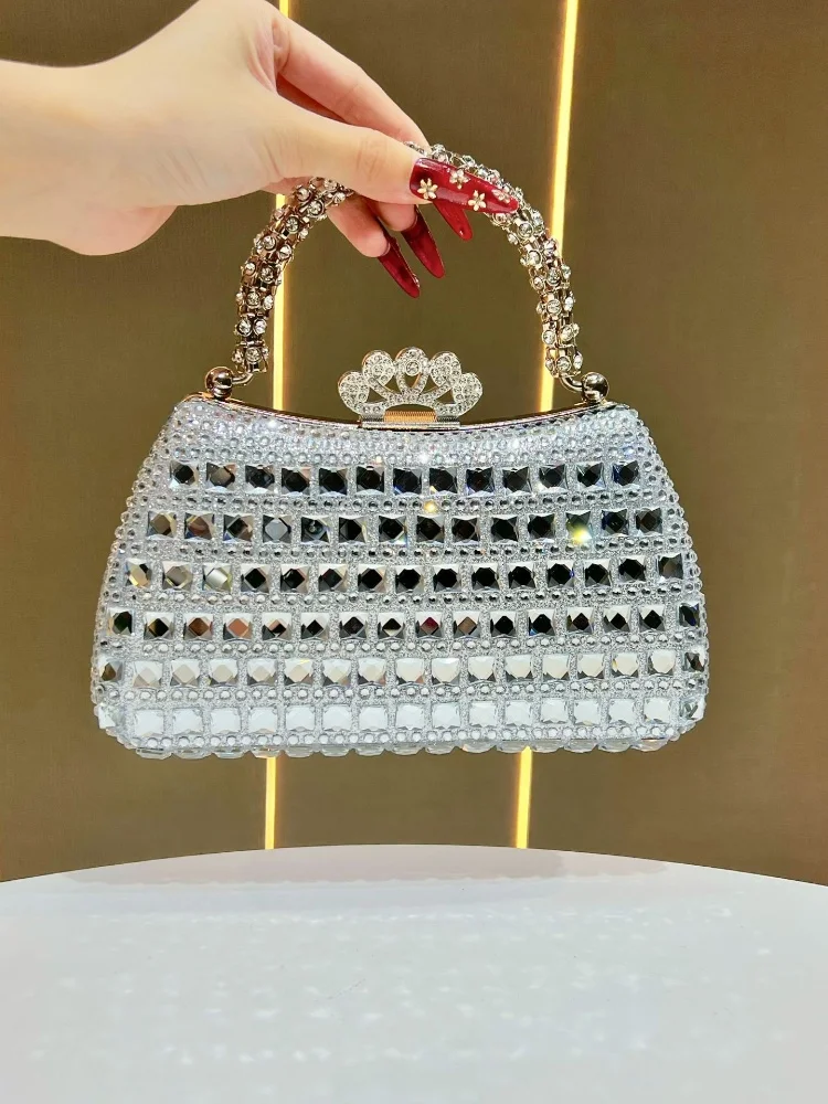 

2025 New Luxury Crystal Glitter Full Studded Diamond Evening Bag Fashionable Rhinestones Handbags Party Wedding Purse Clutch