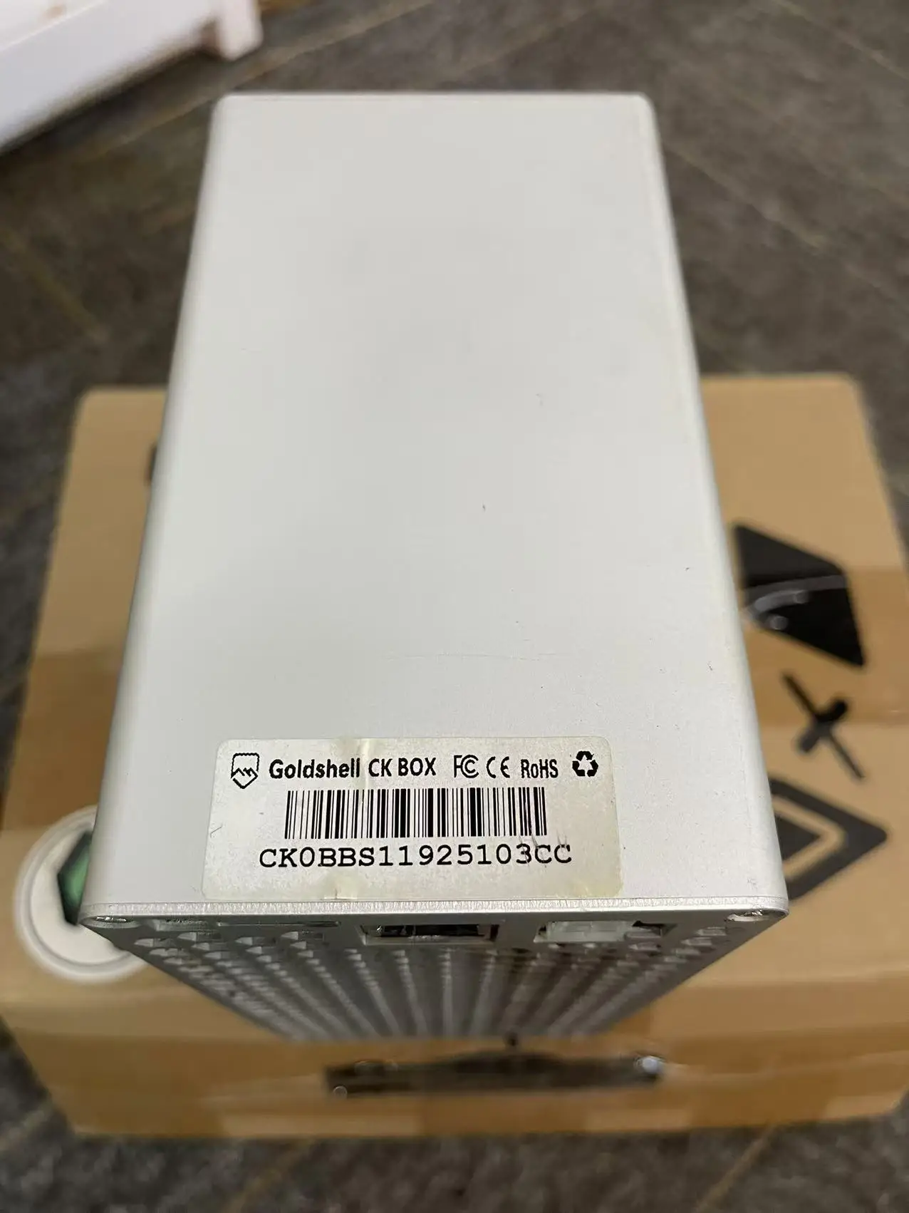 Used Goldshell CK Box Asic Miner 1050 Gh/s 215 W No PUS CKB Mining Machine for Digital Currency Extraction