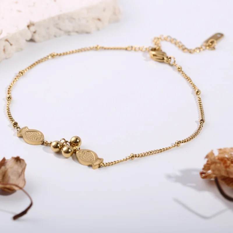 Tobillera ajustable de acero inoxidable con forma de doble pez, joyería para el pie con cuentas de pez pequeñas, adecuada para atuendos de verano femeninos en estilo chino moderno, para combinar con blusas sencillas de algodón y lino, joyería auspiciosa para la buena fortuna, regalo de cumpleaños para la mejor amiga, adecuada para múltiples ocasiones como paseos, compras, té de la tarde y salidas.