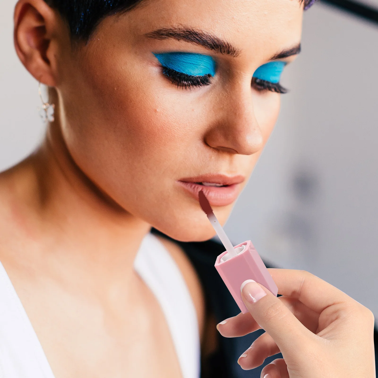 หลอดลิปกลอสเปล่า 12 ชิ้น คุณภาพพรีเมียม เติมได้ สำหรับทำลิปกลอส DIY แบบไล่สี พกพาสะดวก