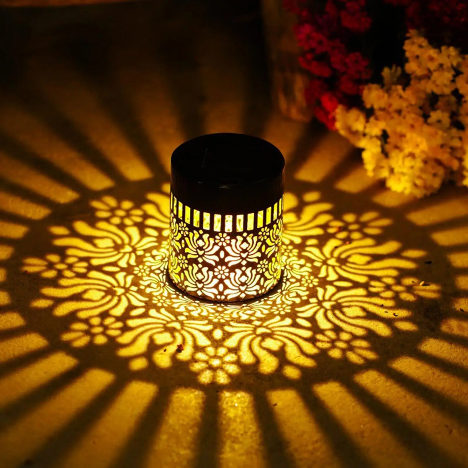 

Солнечные светильники-фонари для забора с полым цветочным дизайном, водонепроницаемые, декоративные, для террасы и патио, для двора, сада, уличных дорожек