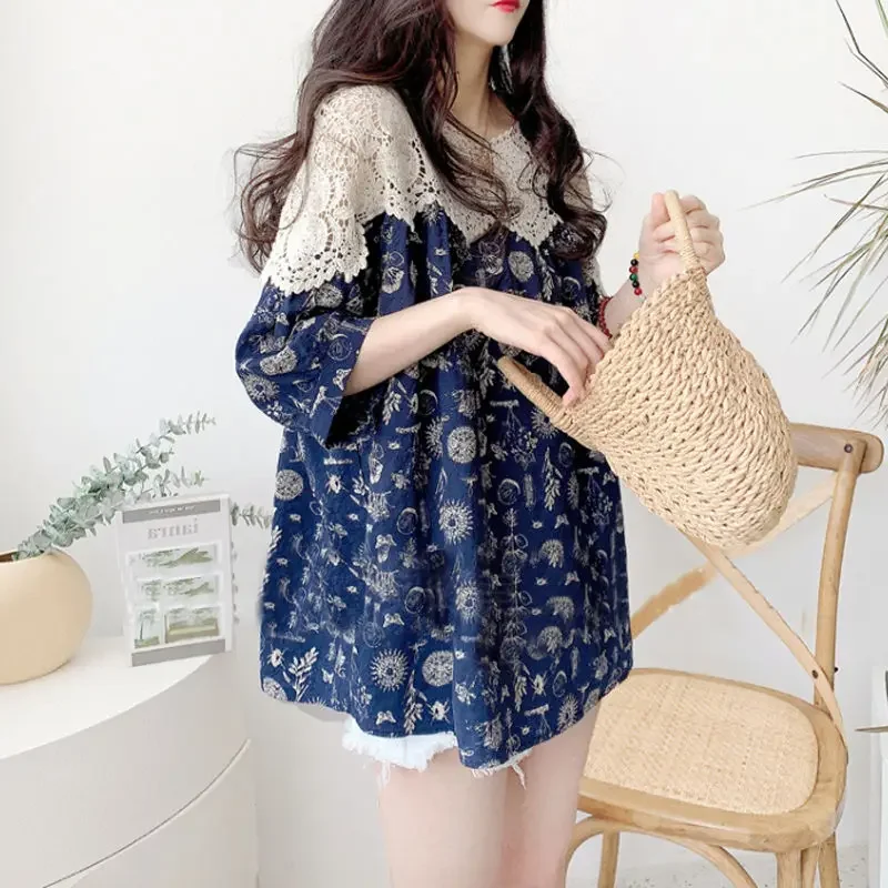 

Summer Half Sleeve Casual Loose O-Neck Blouse Female Vintage Mori Girl Style Printed Shirt Spliced Stylish Lace Hollow Out Sweet