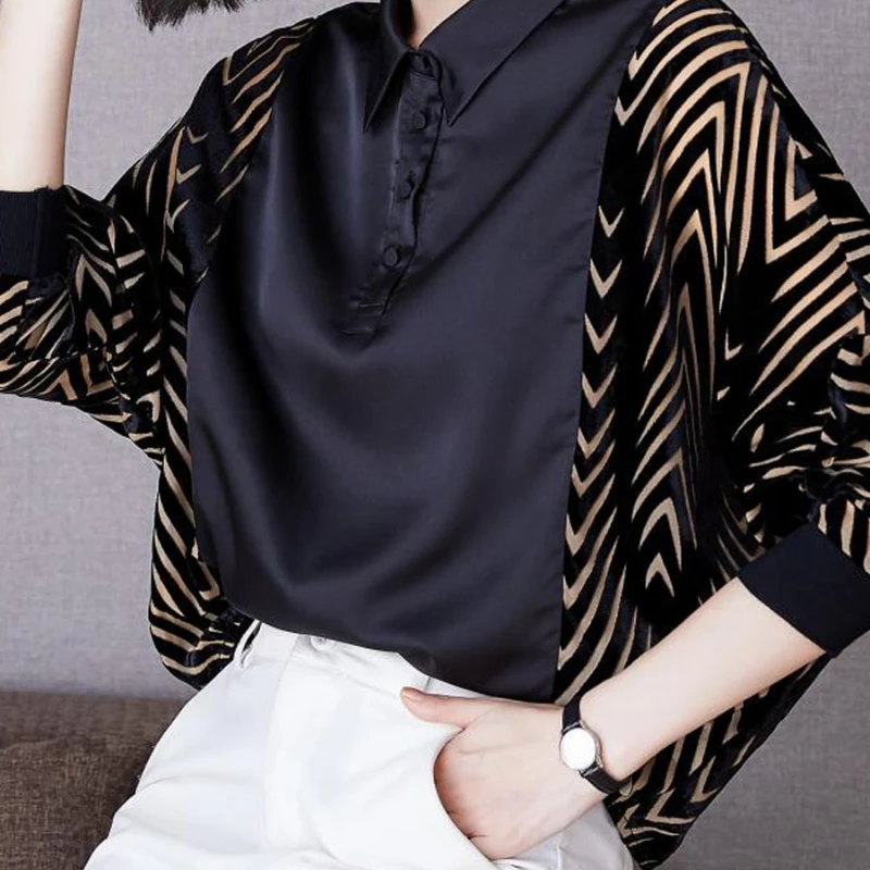 

2024 Spring and Autumn New Colored Elegant Casual Korean Edition Small Square Neck Loose Silk Elegant Comfortable Long Sleeves