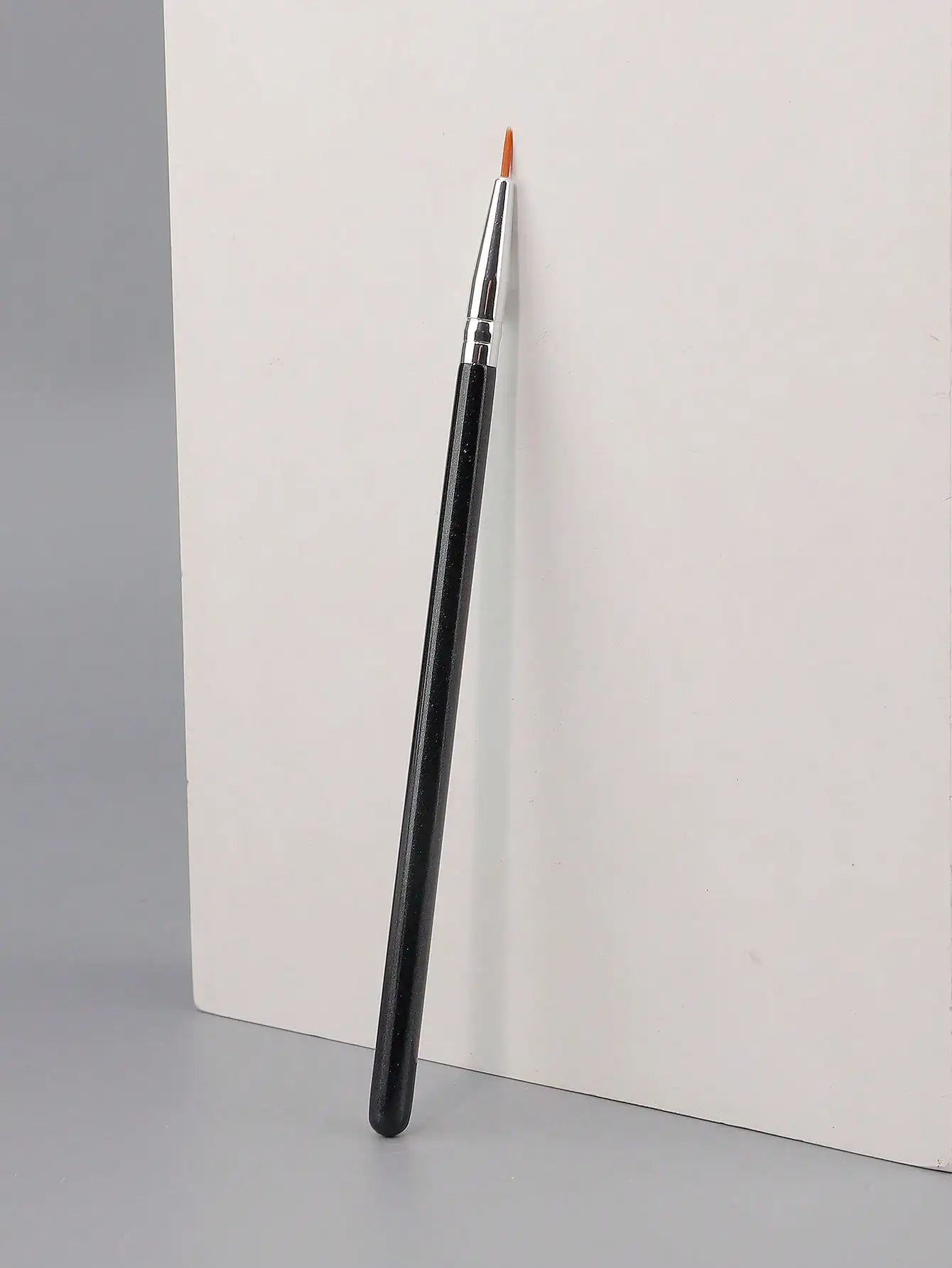 1 Pcs Precision Right-Angle/Corner Eyeliner Brush, Synthetic-Bristle Eye Makeup Tool, Ultra-Thin Beveled Beauty Tool