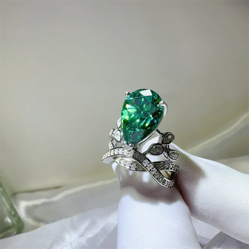 Unique Pear Shape Green Diamond Fancy Pear Ring For Women 5ct Moissanite PT950 Platinum | Streamlined fancy shape, eye-catching