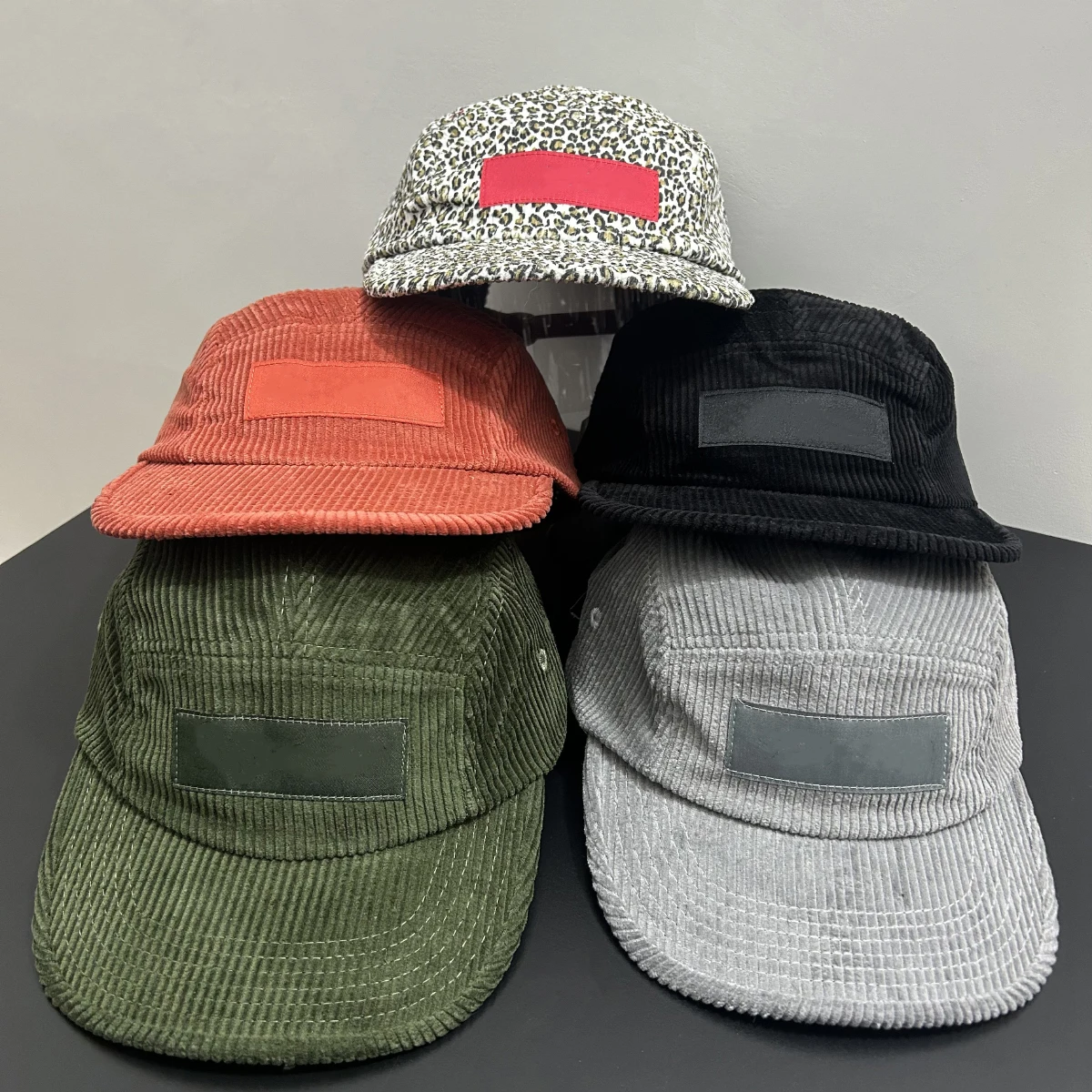 コーデュロイ野球帽-刺繍入りヒョウ柄フラットブリム-アメリカンストリートスタイル-トレンドブランド-ユニセックス冬用帽子