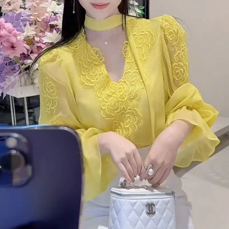 

French Retro Lace Spliced Shirt for Women with Fashionable Temperament Versatile Sweet Yellow Versatile Top
