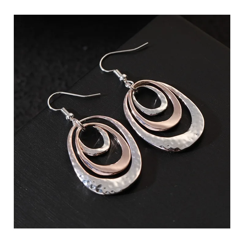 

Foreign Trade Special for New Popular Versatile Contrasting Color Oval Geometric Alloy Earrings Fashionable High-end Women's Ear