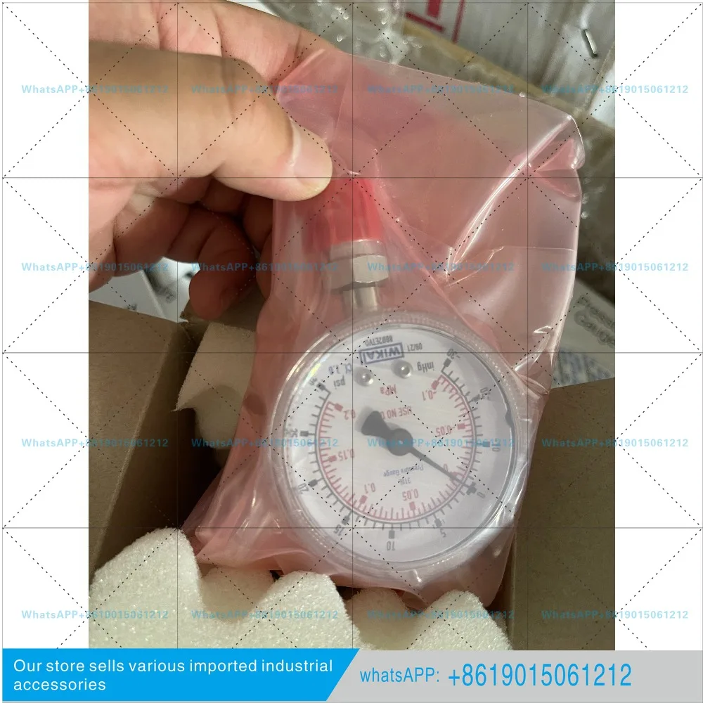 Pressure Gauge - 30 to 30psi New with Box, Upright VCR Male