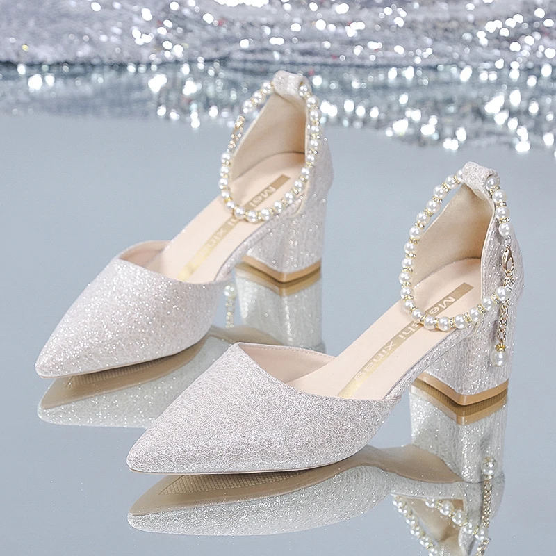 Perle francesi piccole tacchi alti donna 2022 nuove estati tacchi a spillo sandali temperamento scarpe da sposa fibbia scarpe a punta