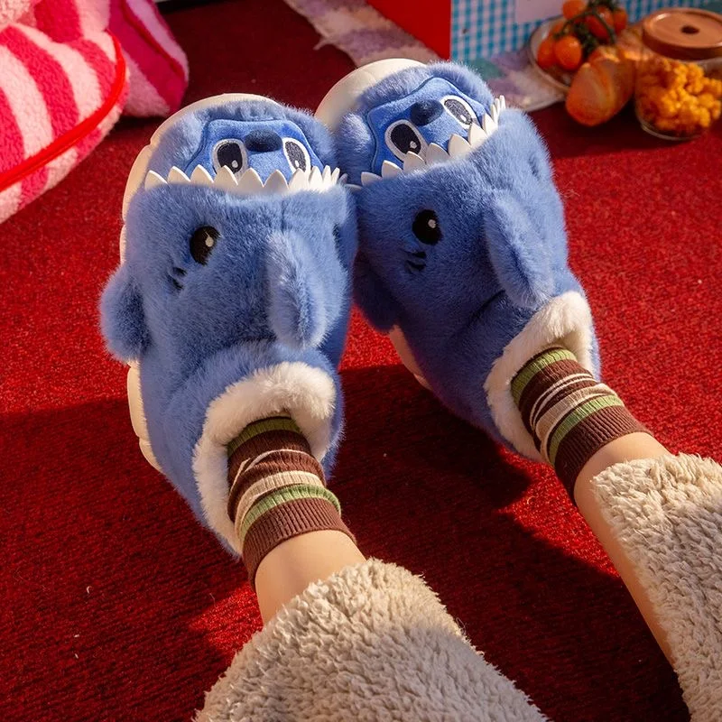 

Теплые домашние тапочки-кеды из хлопка с плюшем, с дизайном мультяшного Стича и акулы, зимние, милые, практичные подарки, аниме-аксессуары