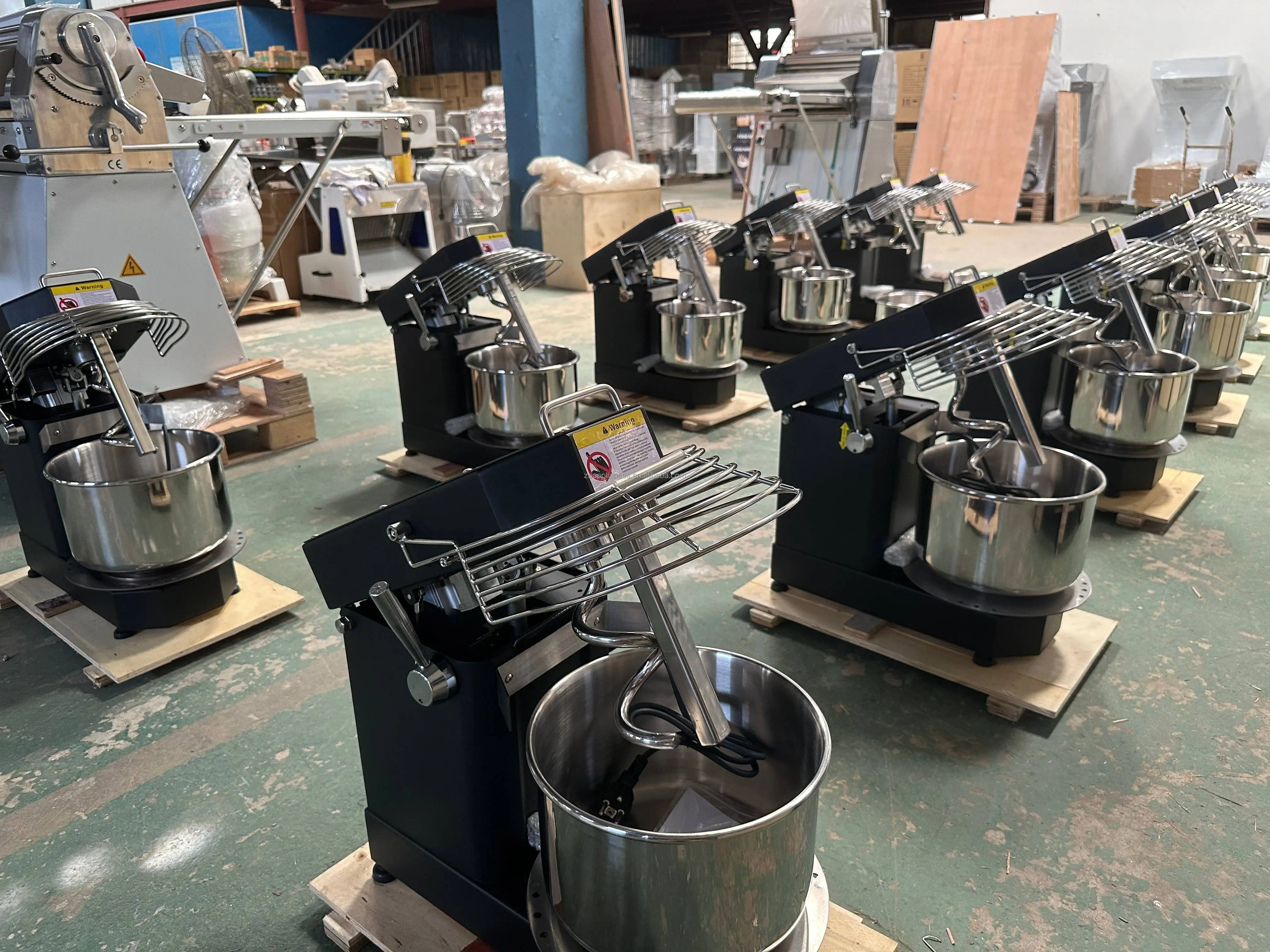 Commercial Grade Tilt Head Dough Mixer 3kg 7L 750W Brushless DC Motor 11-Speed Digital Panel Bakery Equipment