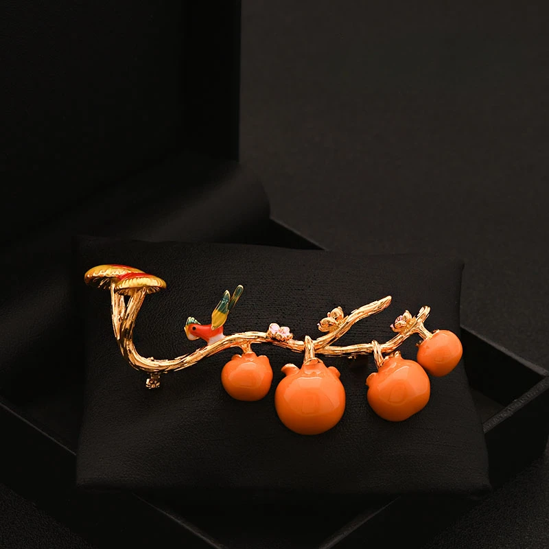 

Persimmon Brooch for Women Suit High-End New Year Corsage Gift Cheongsam Coat Fruit Enamel Pin Clothes Accessories Jewelry 6148