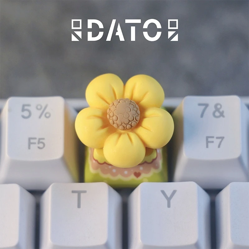 Personalized Small Yellow Flower Keycaps 1pcs Universal Height Decoration Cross Axis Mechanical Keyboard Accessories Crafts Gift