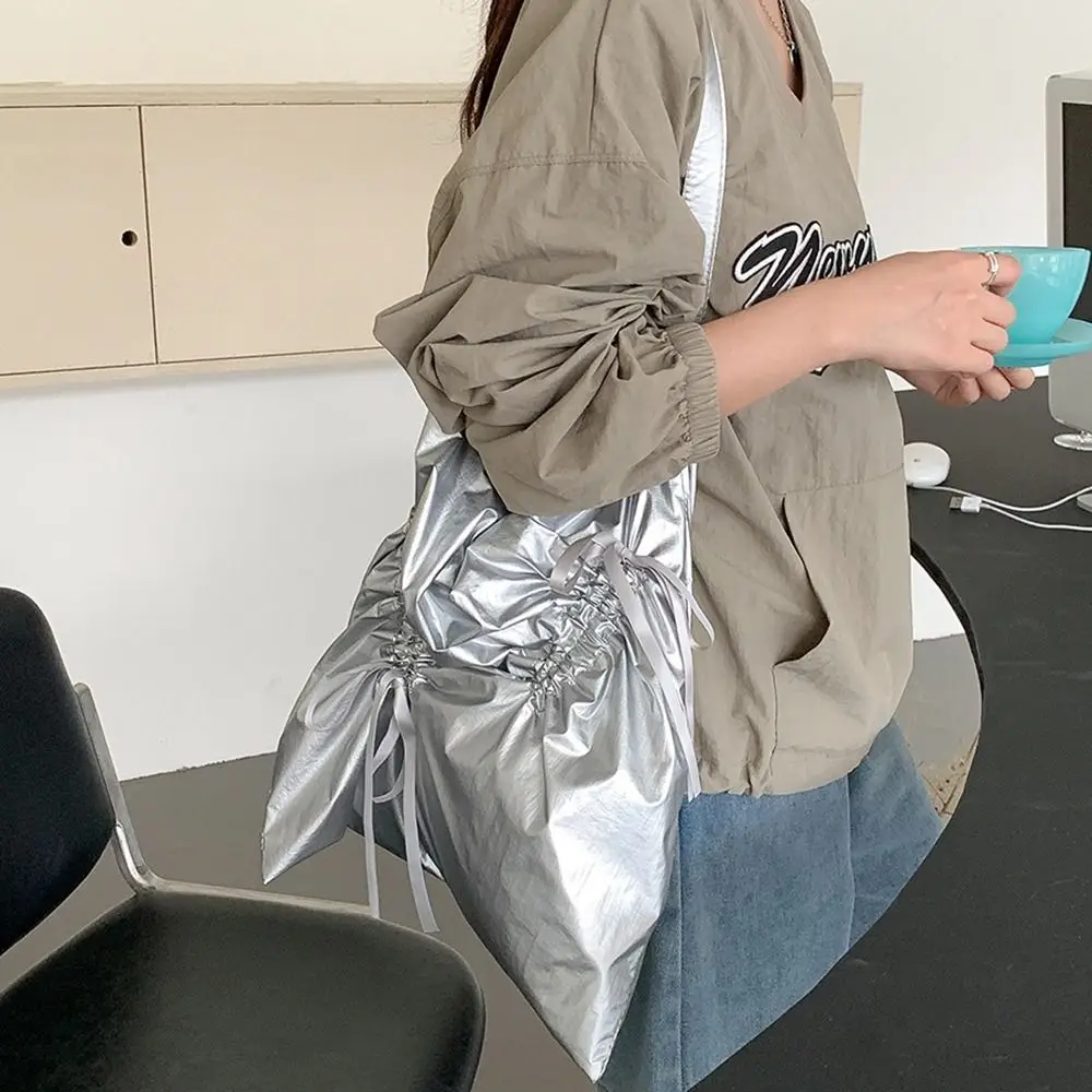 

Милая корейская стильная сумка на шнурке с бантом, складная нейлоновая сумка на плечо с рюшами и бантом, однотонная сумка, серебряная женская большая сумка