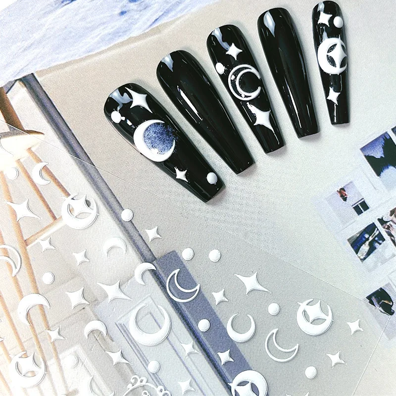 5D الأبيض تنقش نجمة القمر الشمس القلب مسمار الفن ملصقات مانيكير لوازم الديكور نمط هندسي الذاتي لاصق مسمار صائق