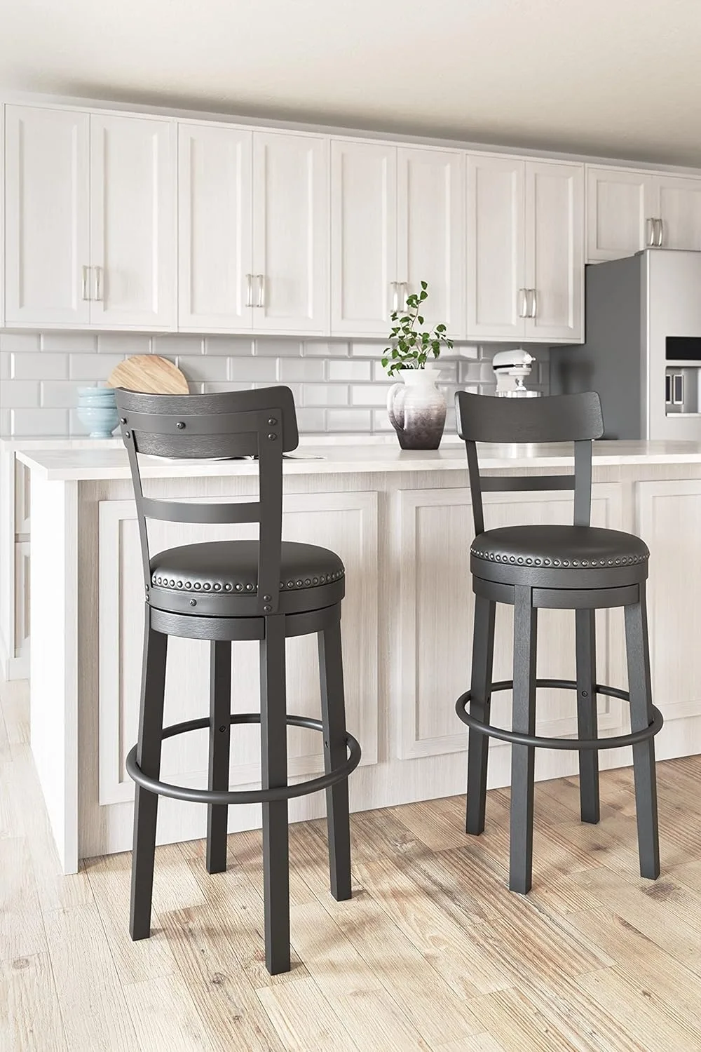 Signature Design by Ashley Valebeck 30.38" Casual Pub Height Upholstered Swivel Barstool, Black