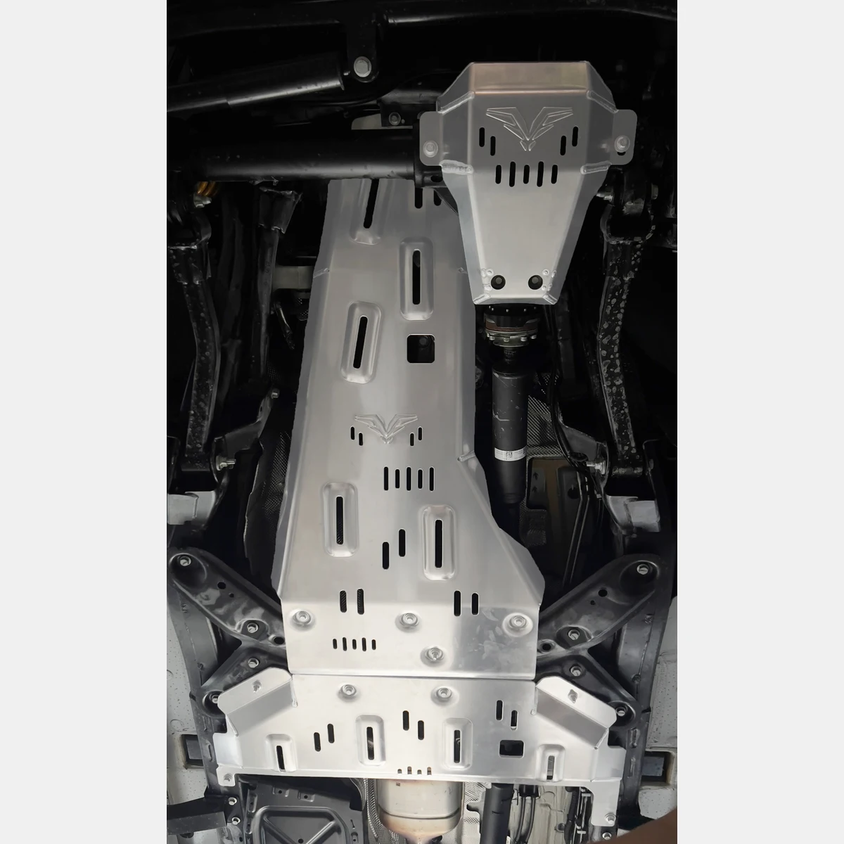 Direktverkauf ab Werk für Motorschutzplatten und Differenzschutzplatten für iOS-Grenadier