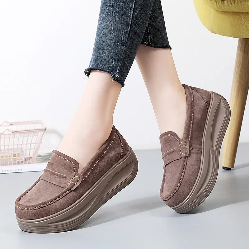 Plus Size scarpe a dondolo Sneakers zeppe scarpe Casual donna suola morbida Slip on Platform scarpe da corsa antiscivolo Zapatos Mujer