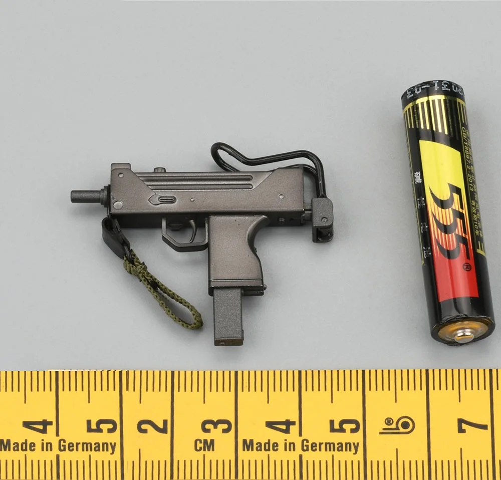 DAMTOYS DAM DMS031 1/6 Female Girl Evil Claire Game Character Secondary Weapon Clips Accesories For Fans DIY view 4