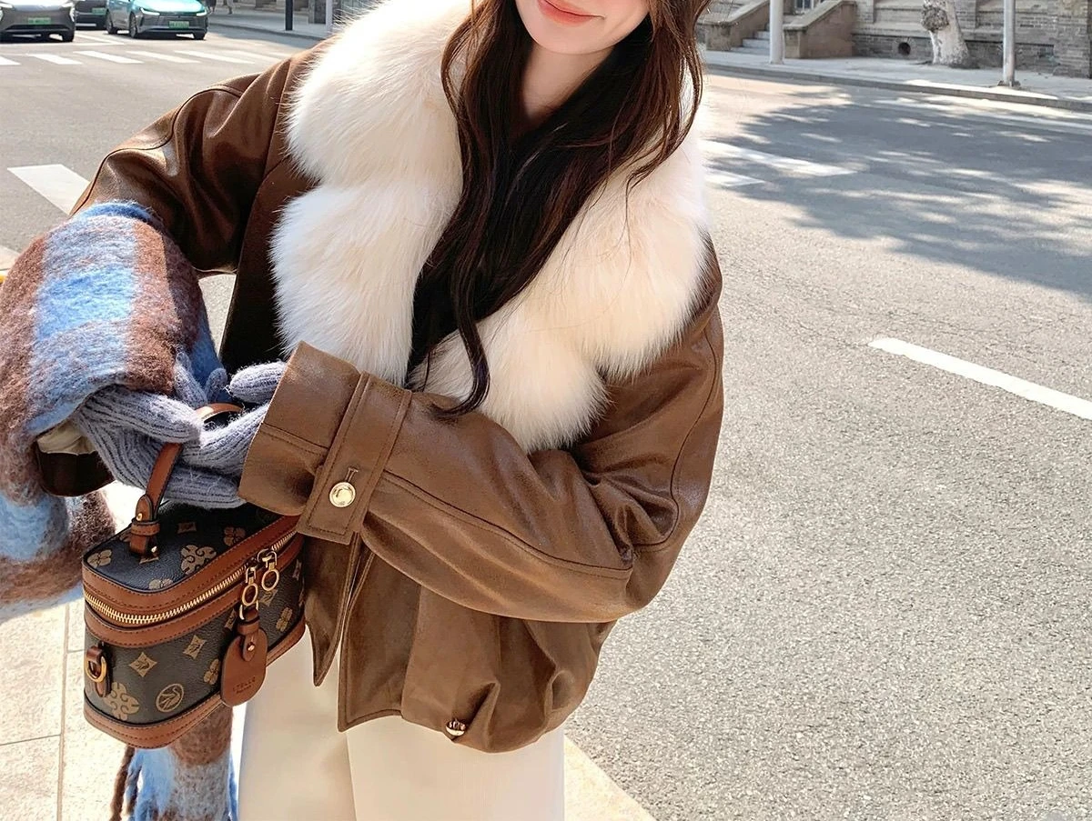 Caramel Colored Large Fur Collar Down Jacket for Women in Winter 2025 New High-end Casual Thick Jacket