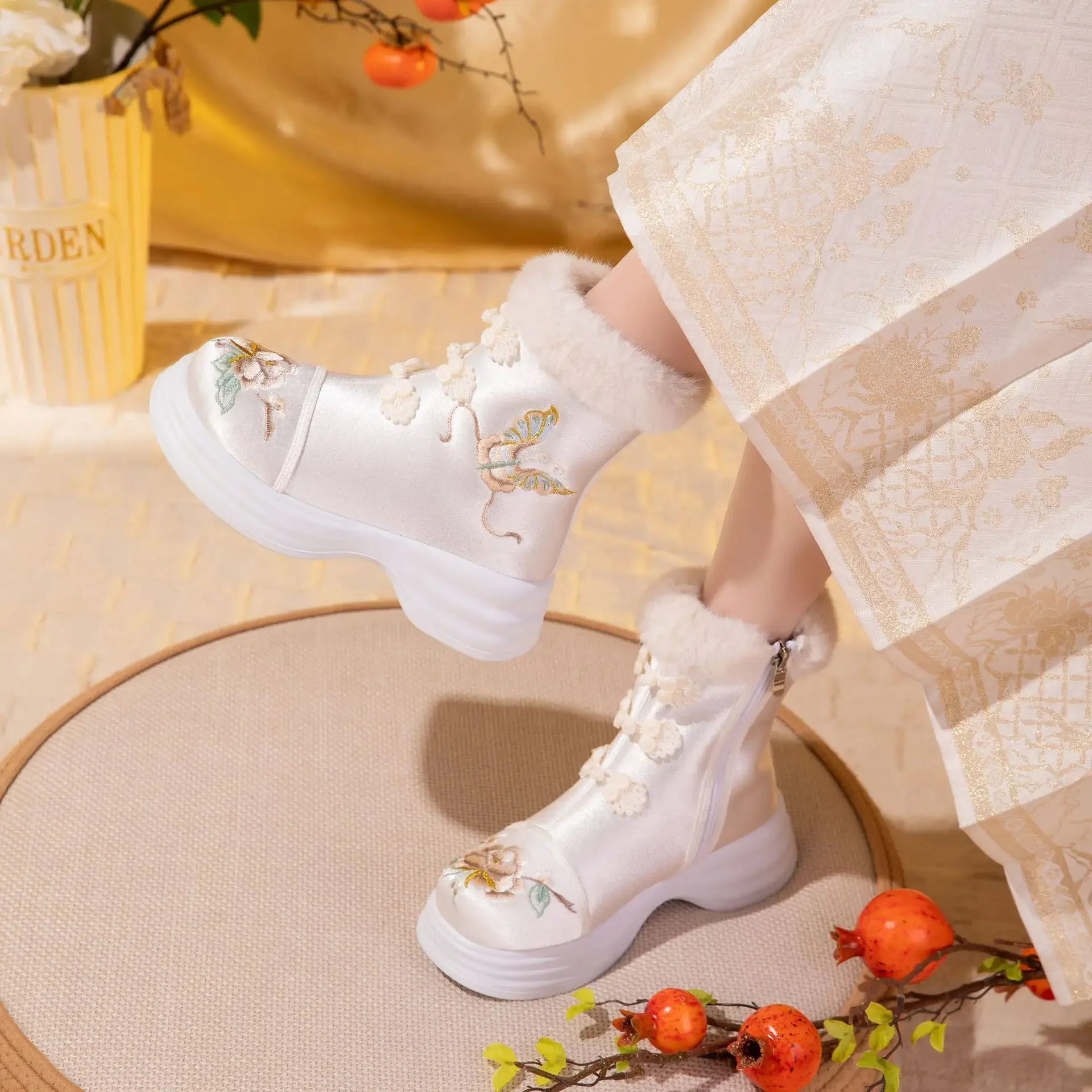 Chinese Hanfu Style Winter Ankle Boots  Embroidered Plush Fur Lined Thick Sole Traditional Ancient Costume Boots For Women