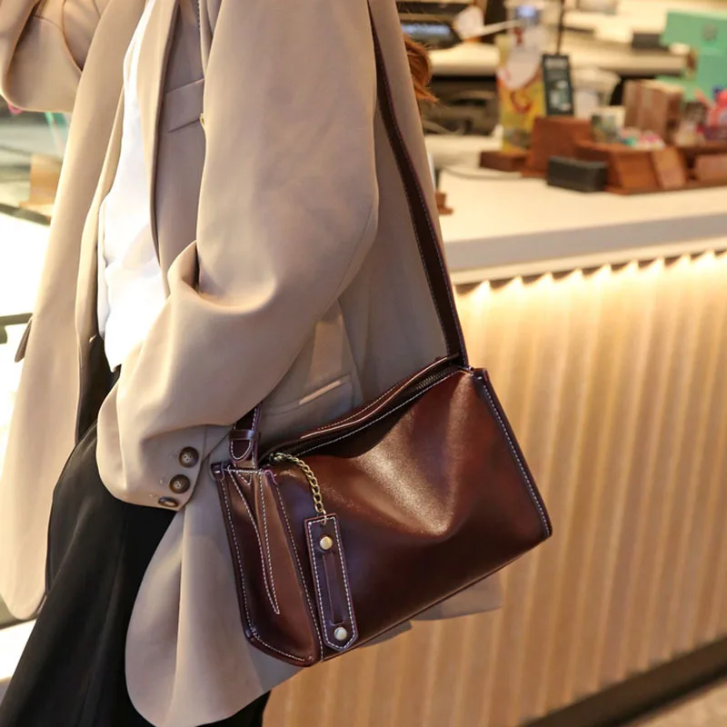 

New Women's Retro Leather Handbag Fashion Wide Shoulder Strap Underarm Bag French Niche Single Shoulder Crossbody Bag