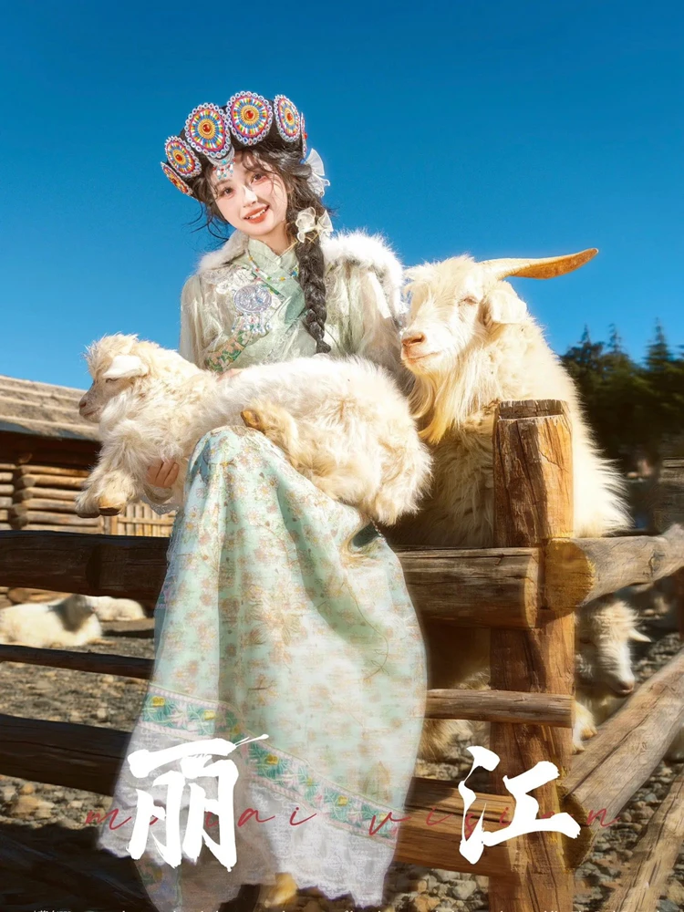 

Ethnic Naxi Minority Clothing Photography Costume Traditional Style Female Model Autumn Fashion Trendy National Costume