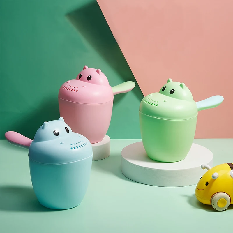 

Thickened baby shower showerhead hair washing cup baby bath playing with water plastic spoon small toy