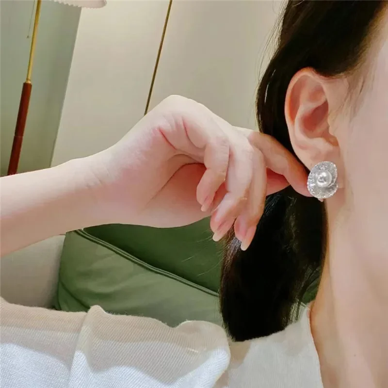 New Personality Design Zircon Sea Shell Imitation Pearl Woman Earrings Wedding Prom Jewelry Accessories Girlfriend Gift