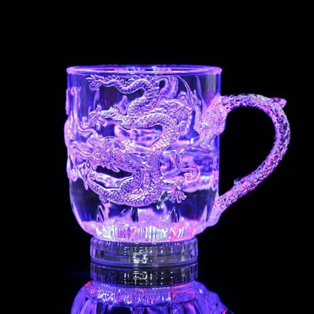 MODOAO Flash Light Up Cup, 6 stuks automatische watergeactiveerde veelkleurige LED-kopjes, leuke lichtgevende drinkbekers voor vakantie, festivals, verjaardagsfeestje, bar, nachtclub