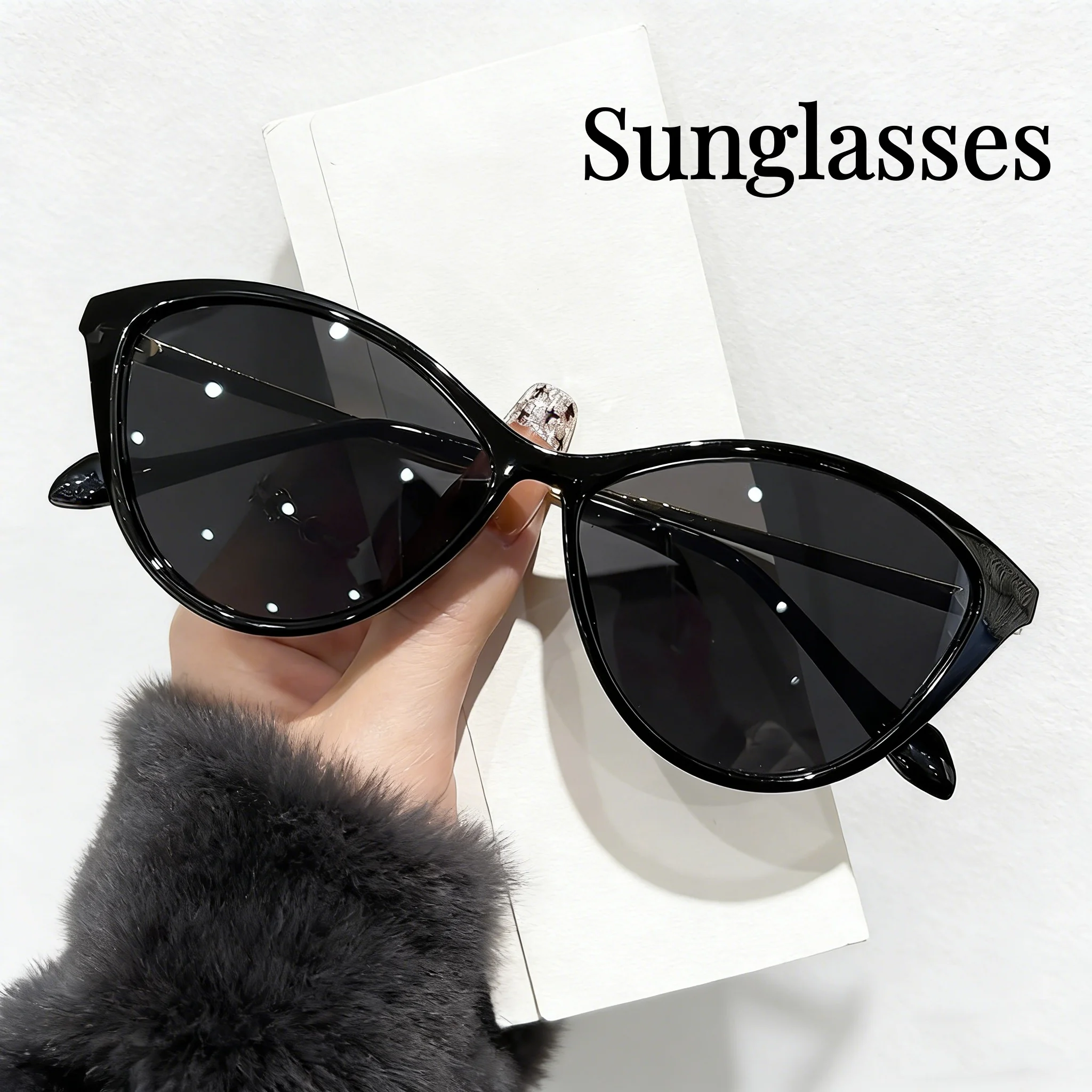 

Fashion Cat Eye Sunglasses for Women Retro Vintage Trendy Black Frame UV400 Protection Shades Goggles for Summer Beach Driving
