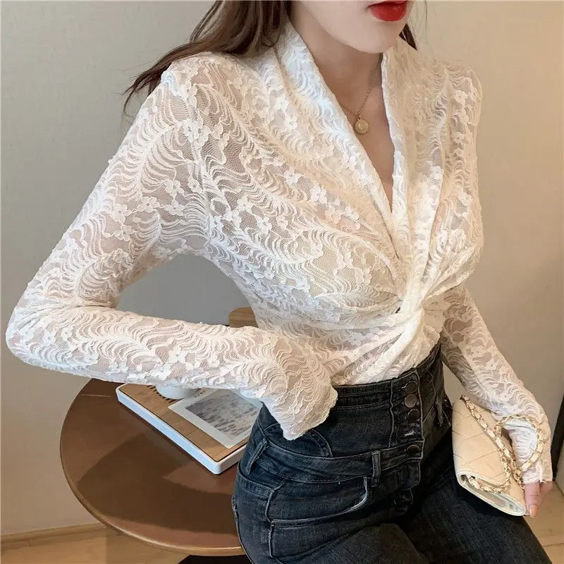 Casual Lace Hollow Out T-shirt Sexy Slim Stylish Folds Spring Autumn Long Sleeve Female Clothing Elegant V-Neck Gauze Pullovers