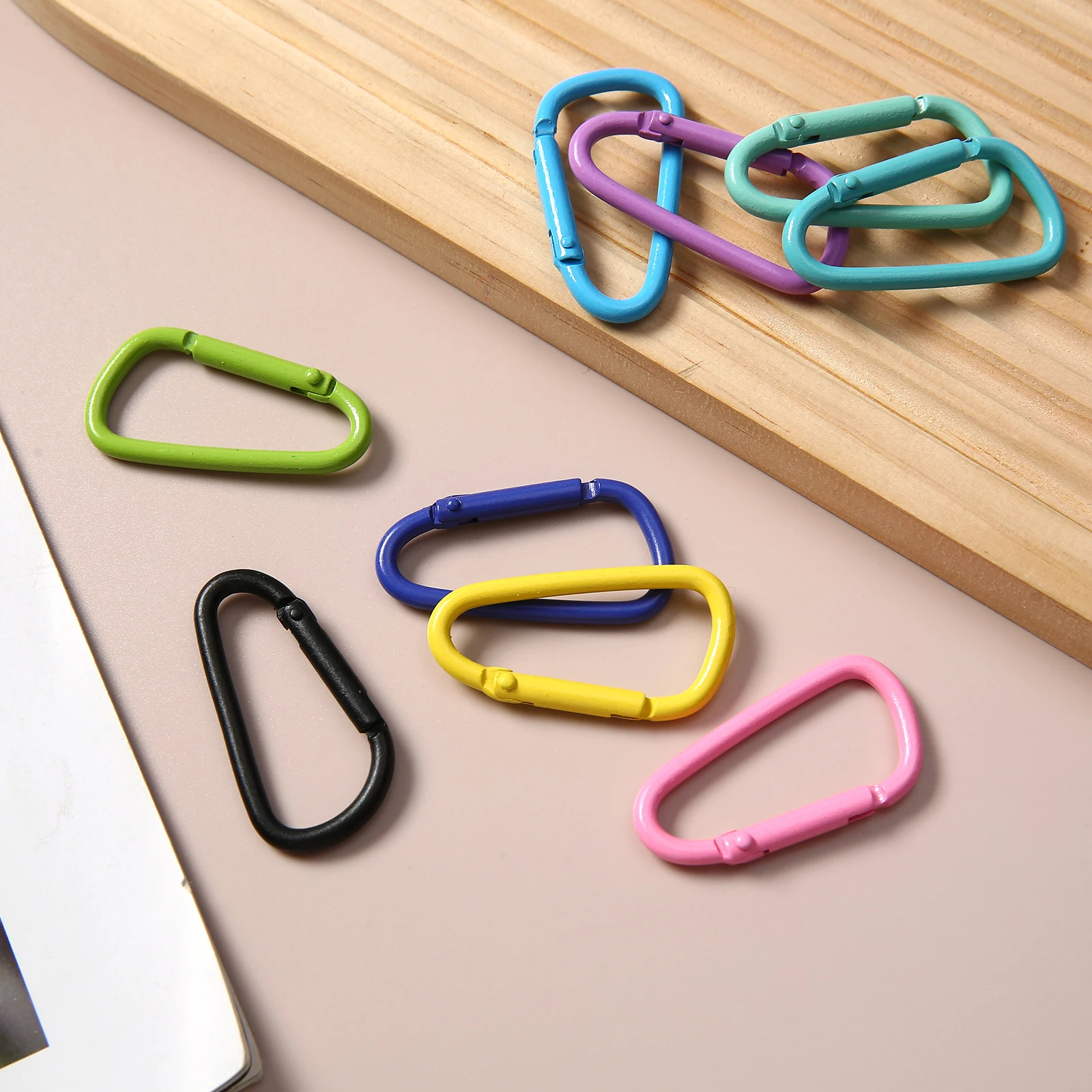 10/50/100 PCS Klettern Schnalle Bunte Legierung Schlüsselbund Snap Clip Haken Für Die Herstellung Von Schmuck Schlüssel Ring Stecker DIY Erkenntnisse