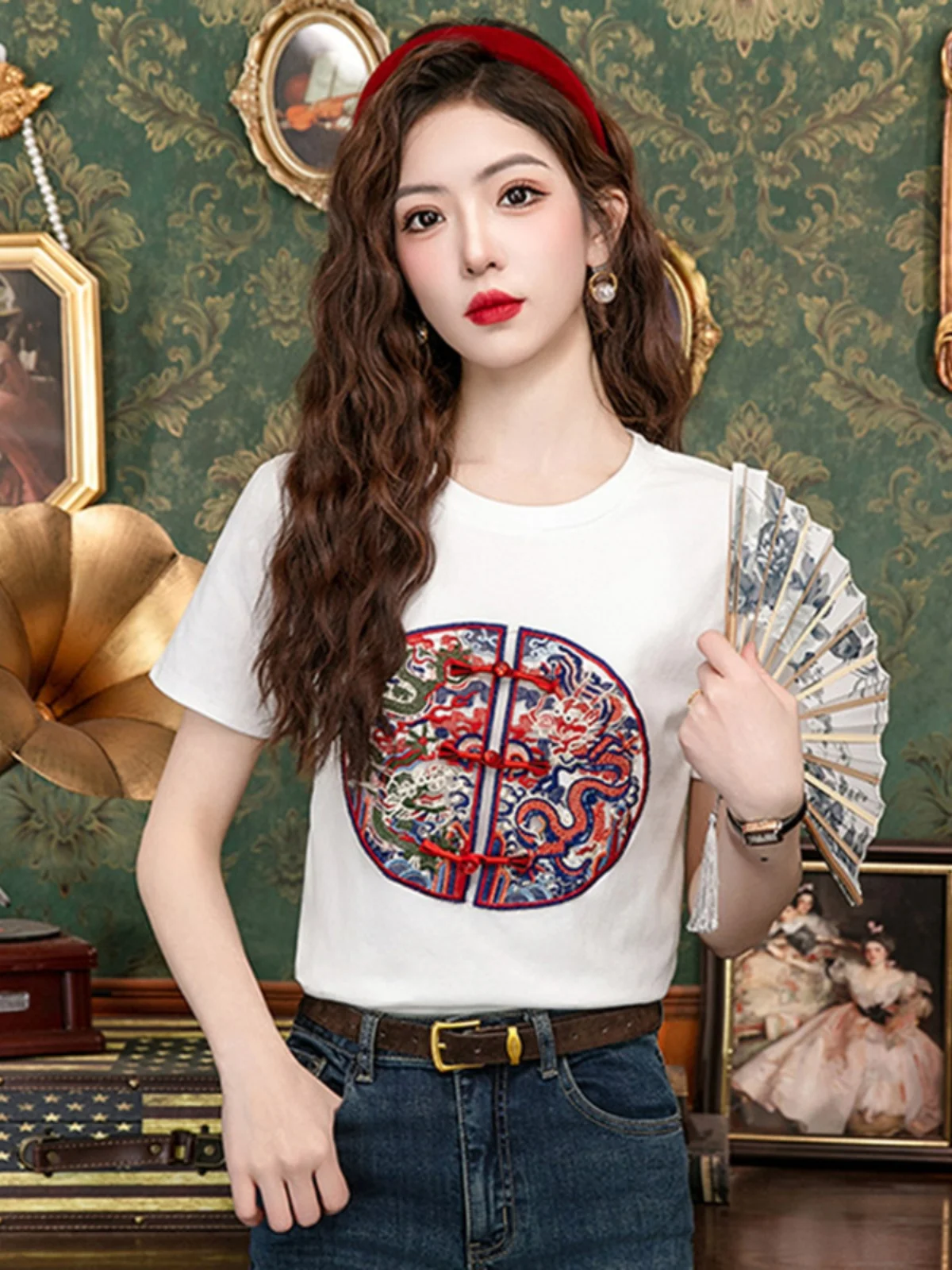 

New Chinese Sle round Ne ort Sve Embroidered Top Loose Fit Slimming Base irt Women's Summer T-irt Korean Commute...