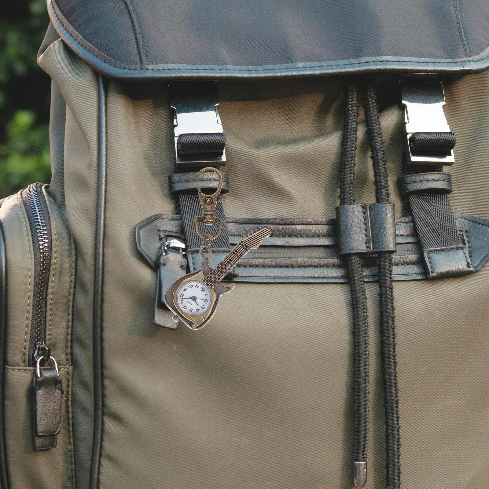 Zegarek kieszonkowy z mechanizmem kwarcowym w stylu retro gitary, brelok, zegarek do zawieszenia, styl vintage, unisex, zawieszka, akcesoria odzieżowe.