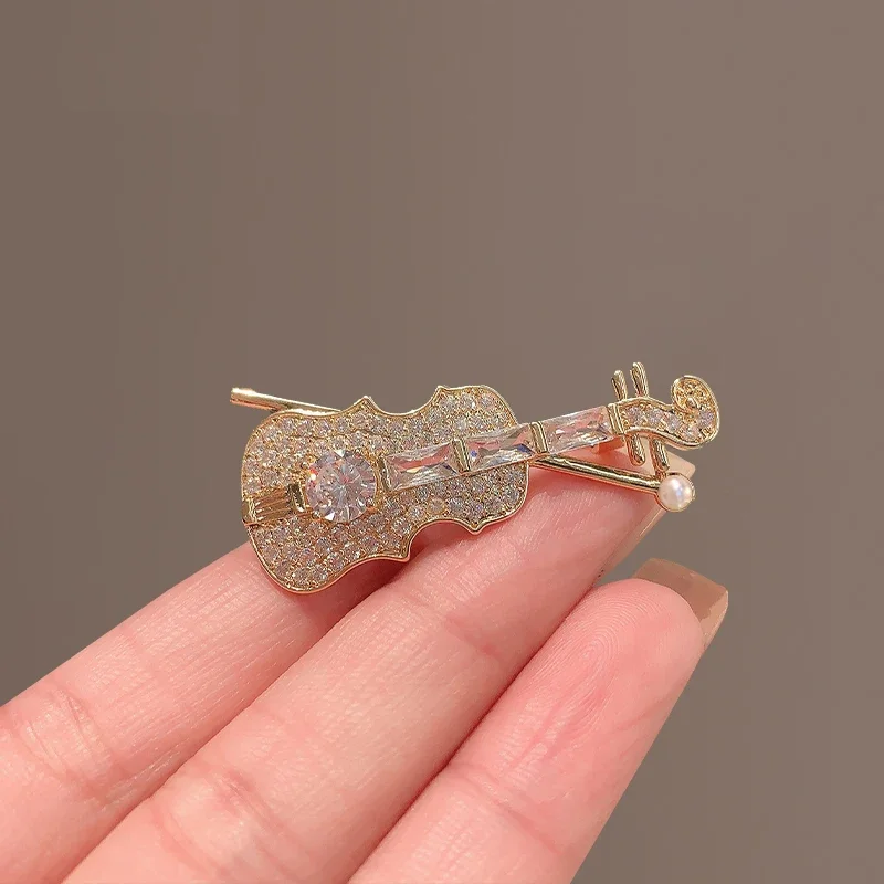 Shinny Crystal Violin Pearl Brooch For Women Exquisite Design Music Accessories Clothing decoration Brooches Pins - view 3