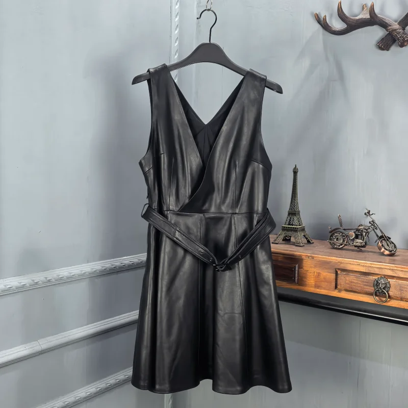 

Early Spring 2026 Women's Leather Dr V-Ne Svel Waist-Cinching Slimming Vest A-Line Skirt Simple Sle eepskin