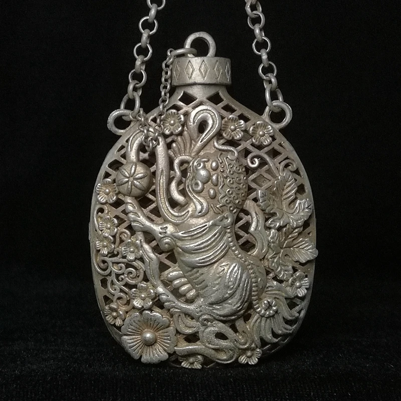 YIZHU CULTUER ART Size 3.2 Inch Old Chinese Tibet Silver Handmade lion Statue perfume satchel pendant Collection